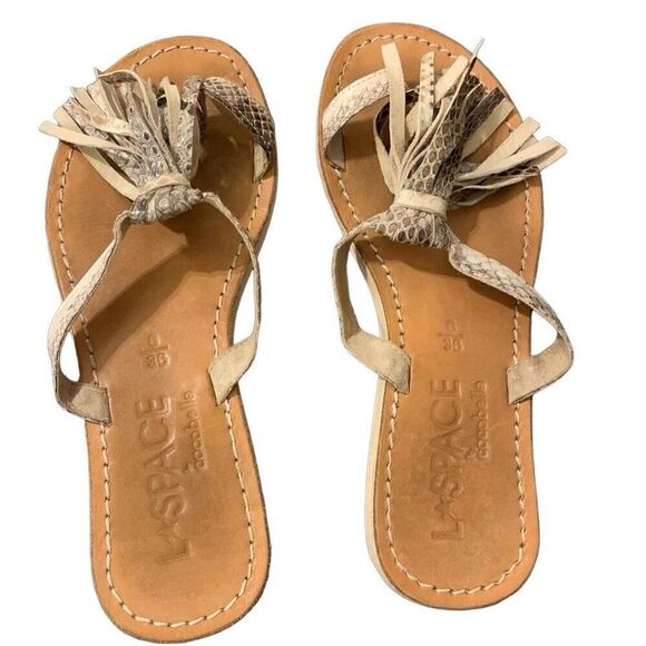 L Space Leather Fringe Boho Sandals Tan Beige Tassels Snake Womens Size 6 - Picture 1 of 5